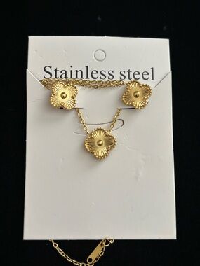 Stainless steel Floral Necklace Set